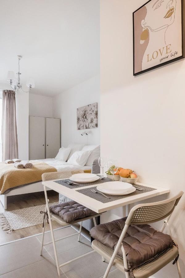 Stylish And Cozy Studio In The Heart Of The City Apartamento Budapeste Exterior foto